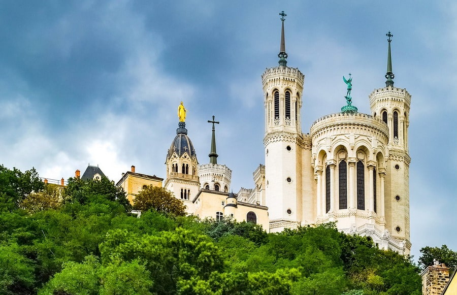 Francja: Ksiądz prawosławny postrzelony w kościele ...