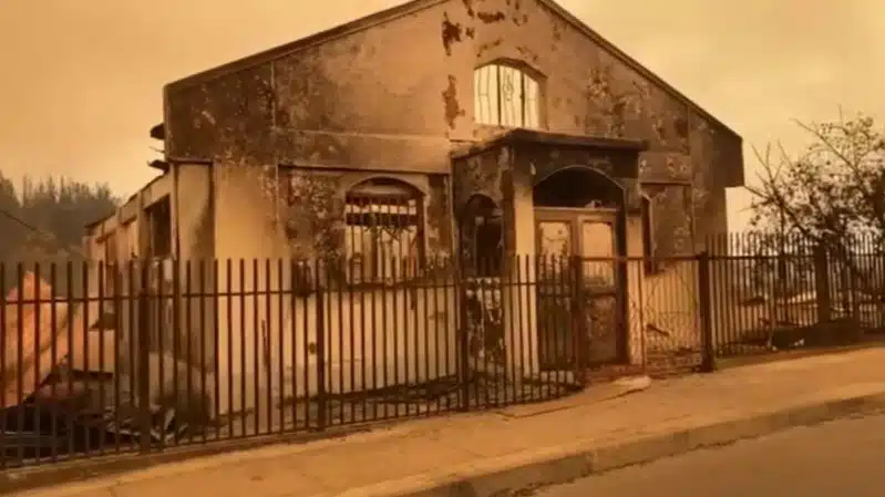 Kościoły wśród budynków zniszczonych przez pożar w Chile