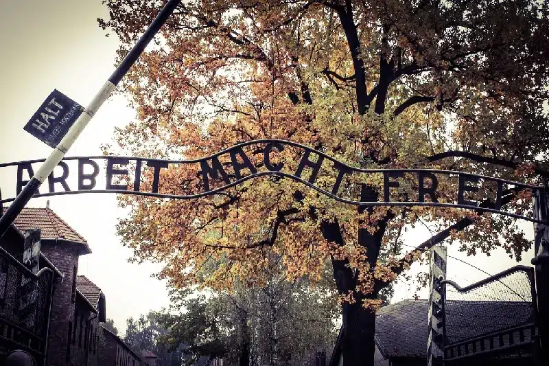 Wnuk komendanta Auschwitz służy Bogu, kocha Żydów